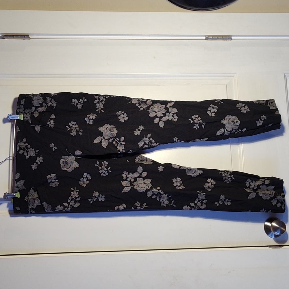 Women's pull on pants with Rose's